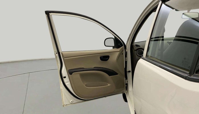 2013 Hyundai i10 MAGNA 1.1, CNG, Manual, 67,210 km, LHS Front Door