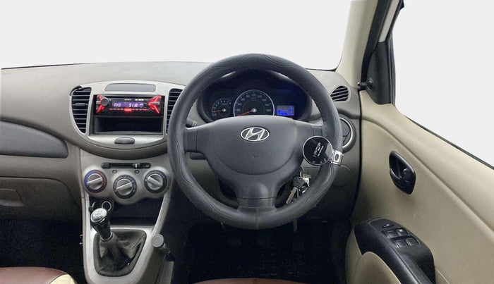 2013 Hyundai i10 MAGNA 1.1, CNG, Manual, 67,210 km, Steering Wheel Close Up