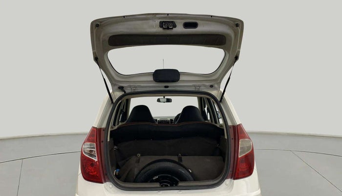 2013 Hyundai i10 MAGNA 1.1, CNG, Manual, 67,210 km, Boot Door Open