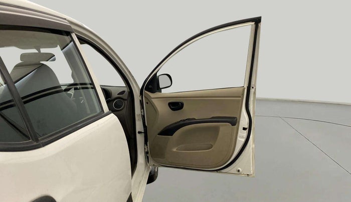2013 Hyundai i10 MAGNA 1.1, CNG, Manual, 67,210 km, RHS Front Door