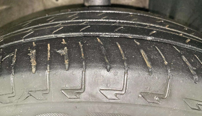 2022 Maruti Celerio ZXI AMT, Petrol, Automatic, 32,657 km, Right Front Tyre Tread