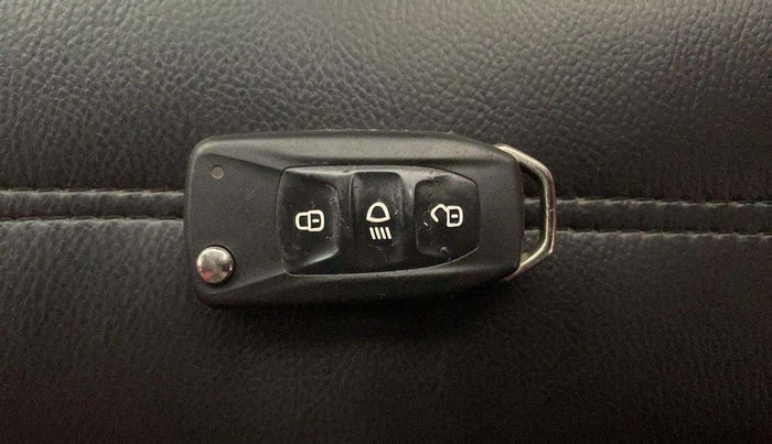 2021 Tata Tiago XZ PLUS PETROL, Petrol, Manual, 33,433 km, Key Close Up
