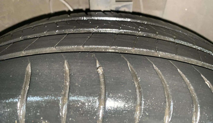 2019 Hyundai VENUE S 1.0 TURBO DCT, Petrol, Automatic, 37,365 km, Right Front Tyre Tread