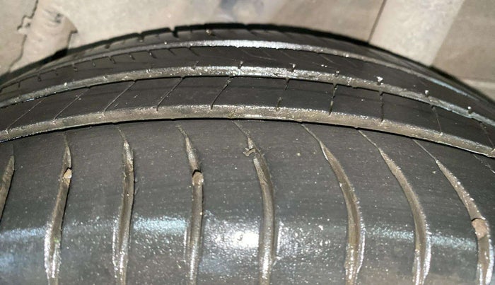 2019 Hyundai VENUE S 1.0 TURBO DCT, Petrol, Automatic, 37,365 km, Left Rear Tyre Tread