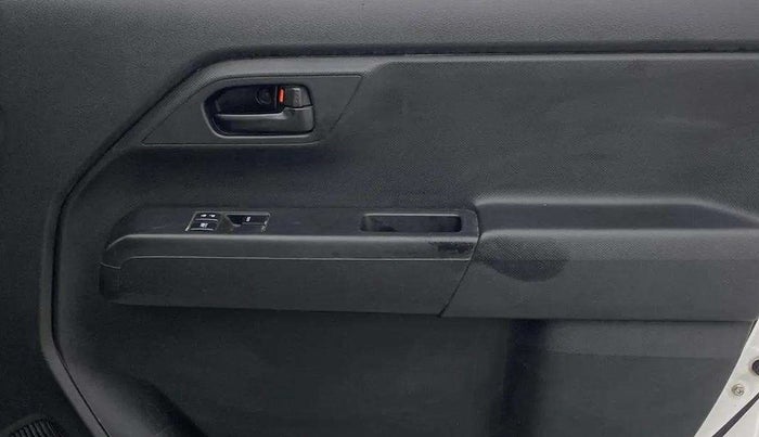 2021 Maruti New Wagon-R LXI CNG 1.0, CNG, Manual, 75,311 km, Driver Side Door Panels Control