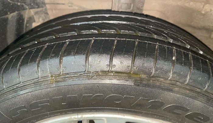 2016 Maruti Ciaz ZXI AT, Petrol, Automatic, 81,922 km, Left Front Tyre Tread
