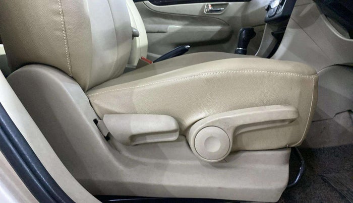 2016 Maruti Ciaz ZXI AT, Petrol, Automatic, 81,922 km, Driver Side Adjustment Panel