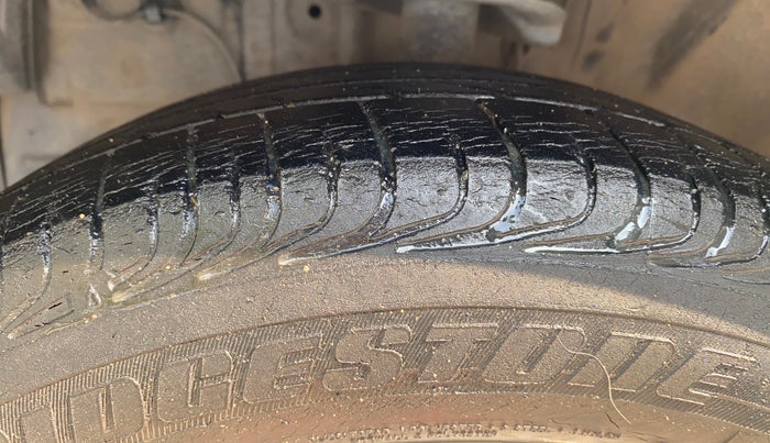 2014 Toyota Etios VD, Diesel, Manual, 25,949 km, Left Front Tyre Tread