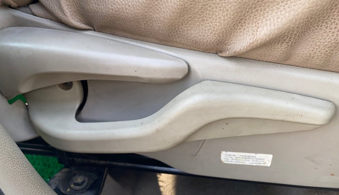 2014 Toyota Etios VD, Diesel, Manual, 25,949 km, Driver Side Adjustment Panel