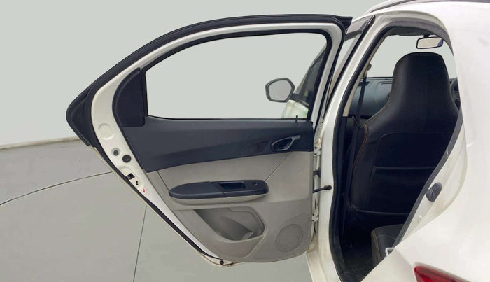 2018 Tata Tiago WIZZ EDITION PETROL, Petrol, Manual, 32,885 km, LHS Rear Door