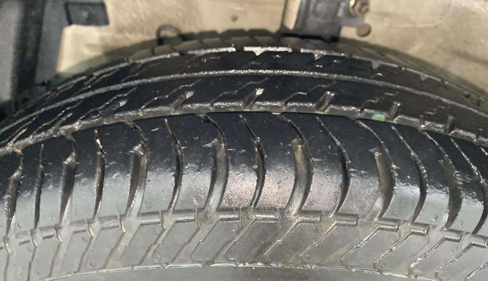 2013 Maruti Swift Dzire VXI, Petrol, Manual, 20,300 km, Left Front Tyre Tread