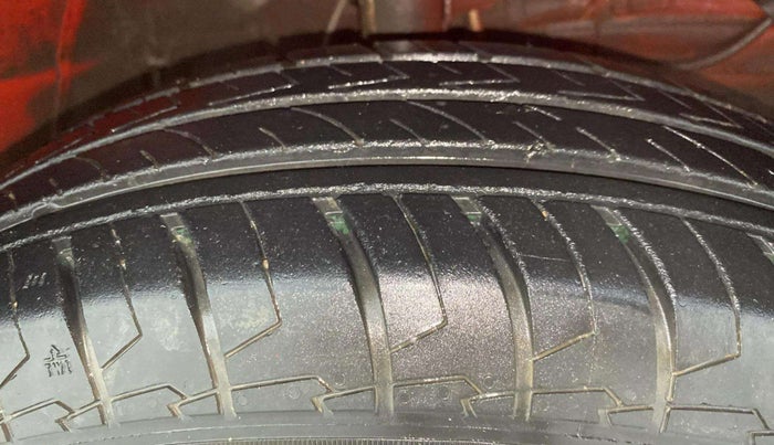 2021 Maruti Swift VXI, Petrol, Manual, 63,536 km, Right Front Tyre Tread