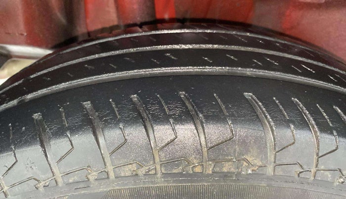 2021 Maruti Swift VXI, Petrol, Manual, 63,536 km, Right Rear Tyre Tread