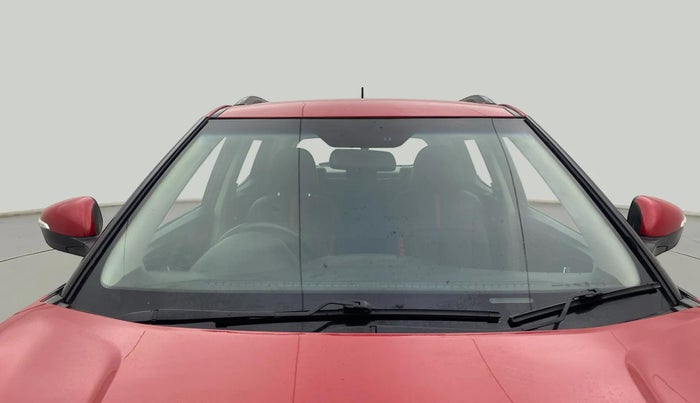 2019 Mahindra XUV300 W8 1.2 PETROL, Petrol, Manual, 31,640 km, Front Windshield