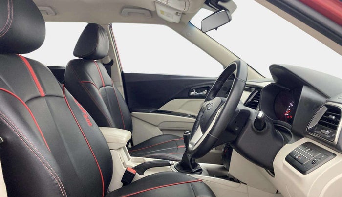 2019 Mahindra XUV300 W8 1.2 PETROL, Petrol, Manual, 31,640 km, Right Side Front Door Cabin