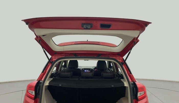 2019 Mahindra XUV300 W8 1.2 PETROL, Petrol, Manual, 31,640 km, Boot Door Open