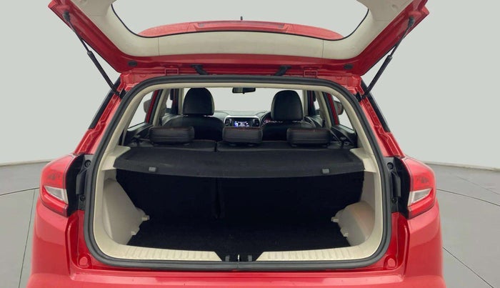 2019 Mahindra XUV300 W8 1.2 PETROL, Petrol, Manual, 31,640 km, Boot Open Zoomed View