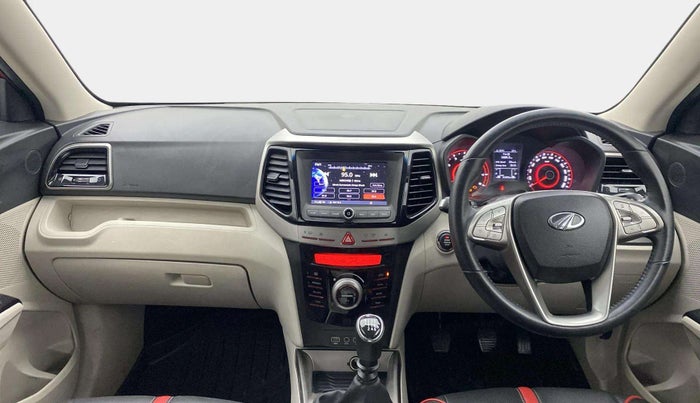 2019 Mahindra XUV300 W8 1.2 PETROL, Petrol, Manual, 31,640 km, Dashboard