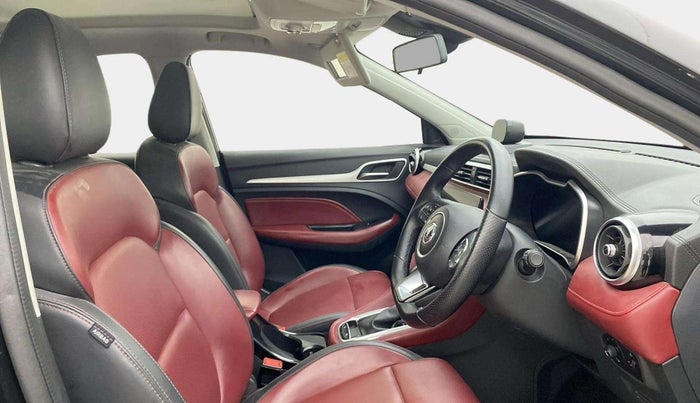 2022 MG ASTOR SAVVY 1.5 CVT S RED, Petrol, Automatic, 32,138 km, Right Side Front Door Cabin