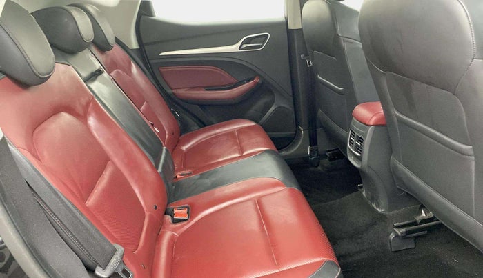 2022 MG ASTOR SAVVY 1.5 CVT S RED, Petrol, Automatic, 32,138 km, Right Side Rear Door Cabin