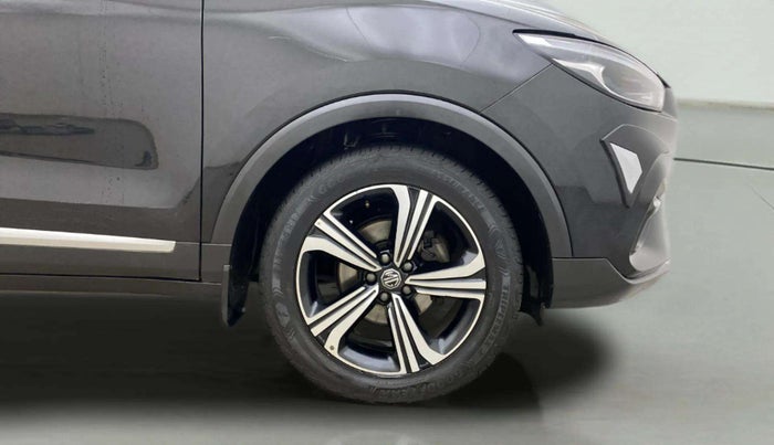 2022 MG ASTOR SAVVY 1.5 CVT S RED, Petrol, Automatic, 32,138 km, Right Front Wheel