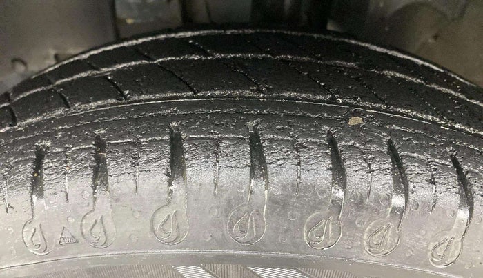 2020 Renault Kwid CLIMBER 1.0 (O), Petrol, Manual, 39,911 km, Left Front Tyre Tread