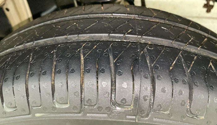 2015 Maruti Alto K10 VXI, Petrol, Manual, 55,195 km, Left Rear Tyre Tread