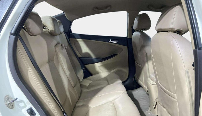 2013 Hyundai Verna FLUIDIC 1.6 VTVT SX, Petrol, Manual, 82,589 km, Right Side Rear Door Cabin