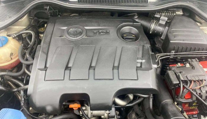2013 Skoda Rapid ELEGANCE 1.6 TDI CR MT, Diesel, Manual, 1,29,133 km, Engine View