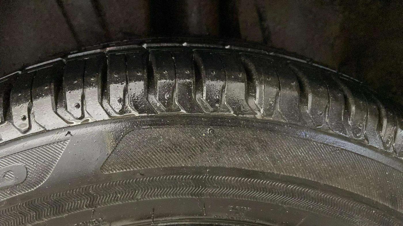 2022 Maruti Ertiga ZXI+ AT SHVS, Petrol, Automatic, 13,890 km, Left Rear Tyre Tread