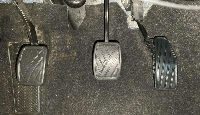 2022 Toyota Glanza E, Petrol, Manual, 26,569 km, Pedals