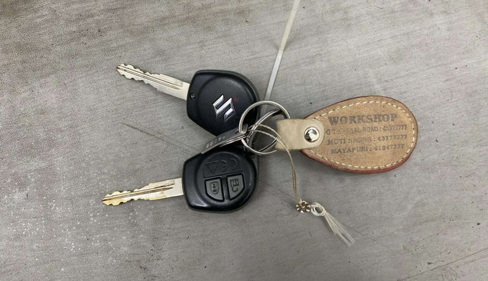 2019 Maruti Swift VXI, Petrol, Manual, 90,372 km, Key Close Up