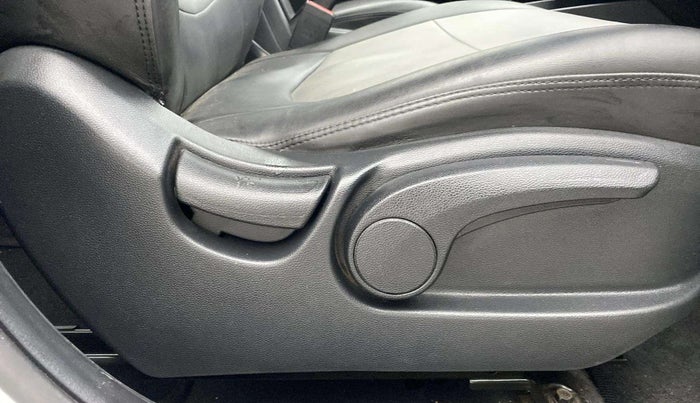 2019 Hyundai Creta SX AT 1.6 PETROL, Petrol, Automatic, 53,732 km, Driver Side Adjustment Panel