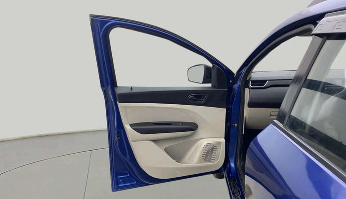 2022 Renault TRIBER RXT AMT, Petrol, Automatic, 17,547 km, LHS Front Door