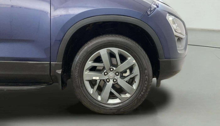 2023 Tata Safari XZ PLUS 2.0L RED DARK EDITION 7 STR MT, Diesel, Manual, 37,898 km, Right Front Wheel