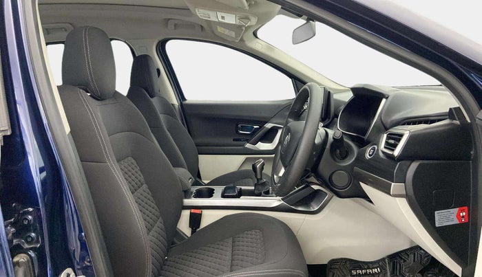 2023 Tata Safari XZ PLUS 2.0L RED DARK EDITION 7 STR MT, Diesel, Manual, 37,898 km, Right Side Front Door Cabin