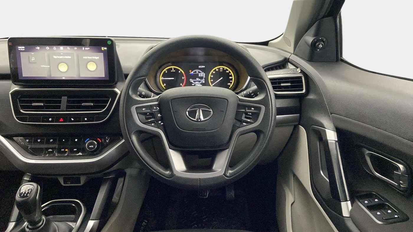 2023 Tata Safari XZ PLUS 2.0L RED DARK EDITION 7 STR MT, Diesel, Manual, 37,922 km, Steering Wheel Close Up
