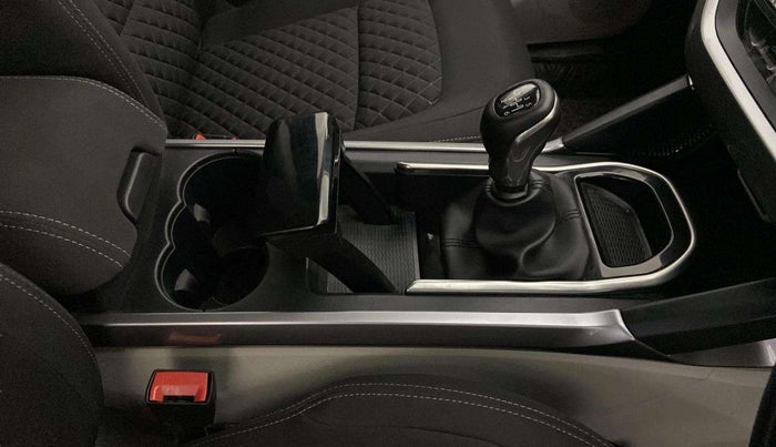 2023 Tata Safari XZ PLUS 2.0L RED DARK EDITION 7 STR MT, Diesel, Manual, 37,898 km, Gear Lever