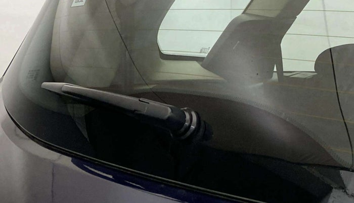 2023 Tata Safari XZ PLUS 2.0L RED DARK EDITION 7 STR MT, Diesel, Manual, 37,898 km, Rear Wiper