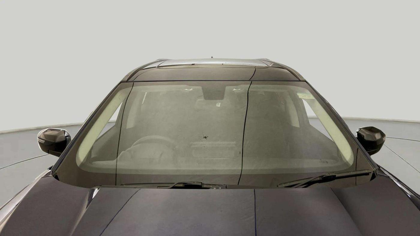 2023 Tata Safari XZ PLUS 2.0L RED DARK EDITION 7 STR MT, Diesel, Manual, 37,922 km, Front Windshield