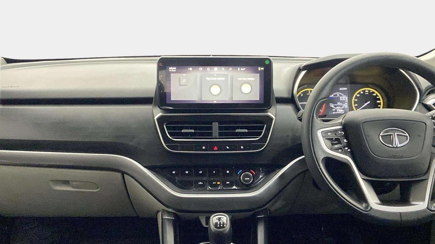 2023 Tata Safari XZ PLUS 2.0L RED DARK EDITION 7 STR MT, Diesel, Manual, 37,922 km, Air Conditioner