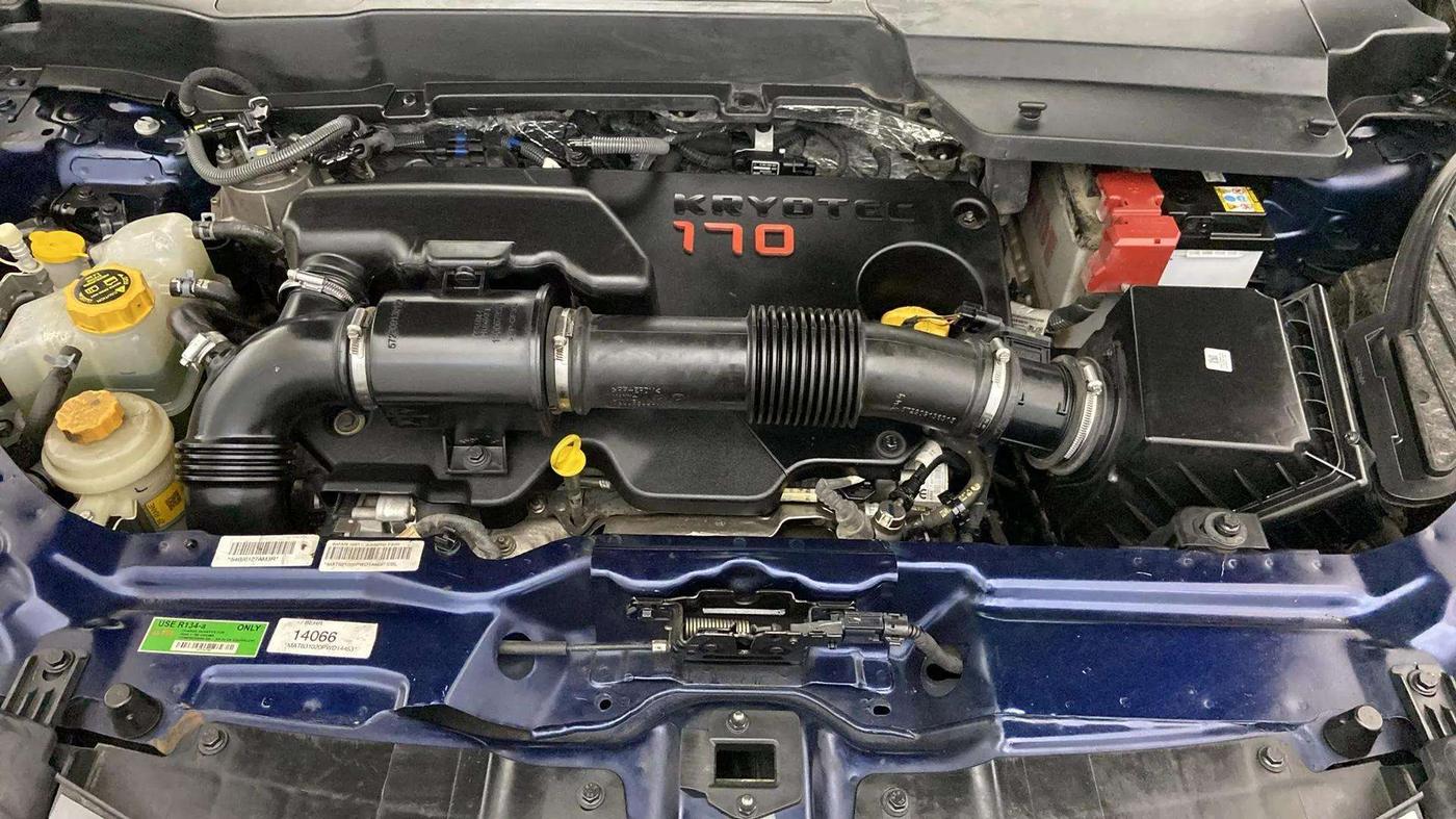 2023 Tata Safari XZ PLUS 2.0L RED DARK EDITION 7 STR MT, Diesel, Manual, 37,922 km, Engine View