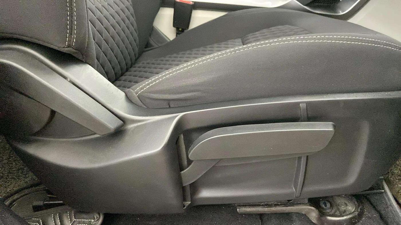 2023 Tata Safari XZ PLUS 2.0L RED DARK EDITION 7 STR MT, Diesel, Manual, 37,922 km, Driver Side Adjustment Panel