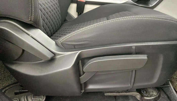 2023 Tata Safari XZ PLUS 2.0L RED DARK EDITION 7 STR MT, Diesel, Manual, 37,898 km, Driver Side Adjustment Panel