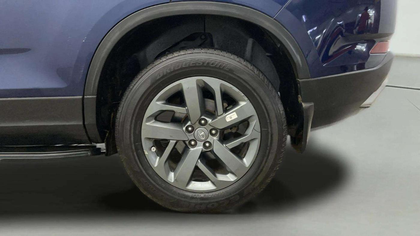 2023 Tata Safari XZ PLUS 2.0L RED DARK EDITION 7 STR MT, Diesel, Manual, 37,922 km, Left Rear Wheel
