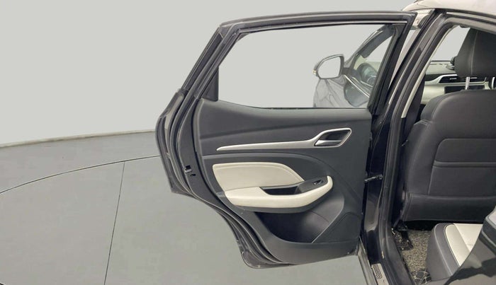 2023 MG ASTOR SHARP 1.5 MT, Petrol, Manual, 15,927 km, LHS Rear Door