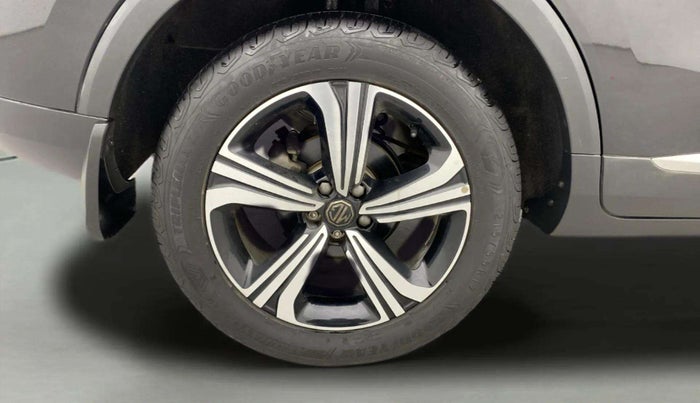 2023 MG ASTOR SHARP 1.5 MT, Petrol, Manual, 15,927 km, Right Rear Wheel