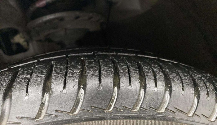 2015 Hyundai Xcent SX 1.2, Petrol, Manual, 62,235 km, Left Rear Tyre Tread