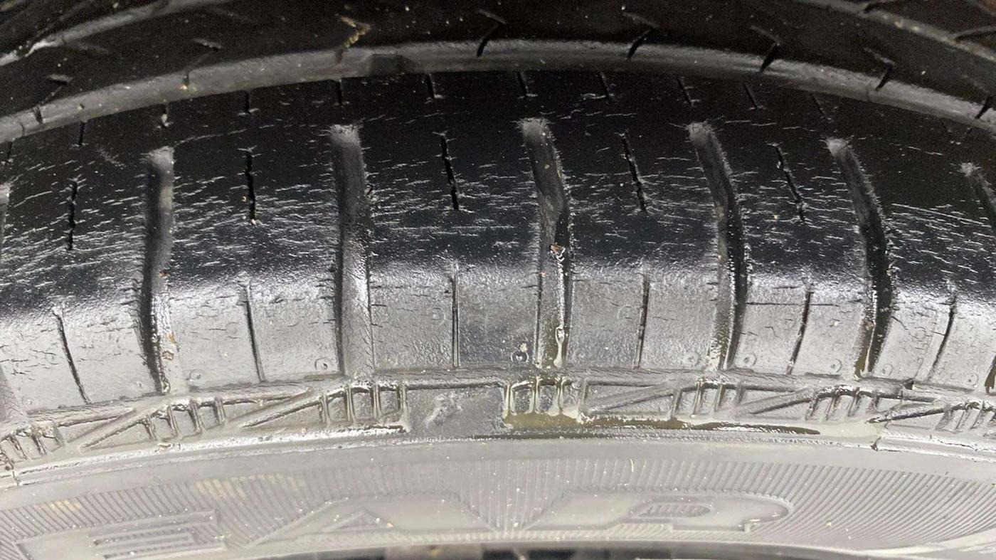 2018 Maruti Celerio ZXI AMT, Petrol, Automatic, 29,405 km, Left Front Tyre Tread