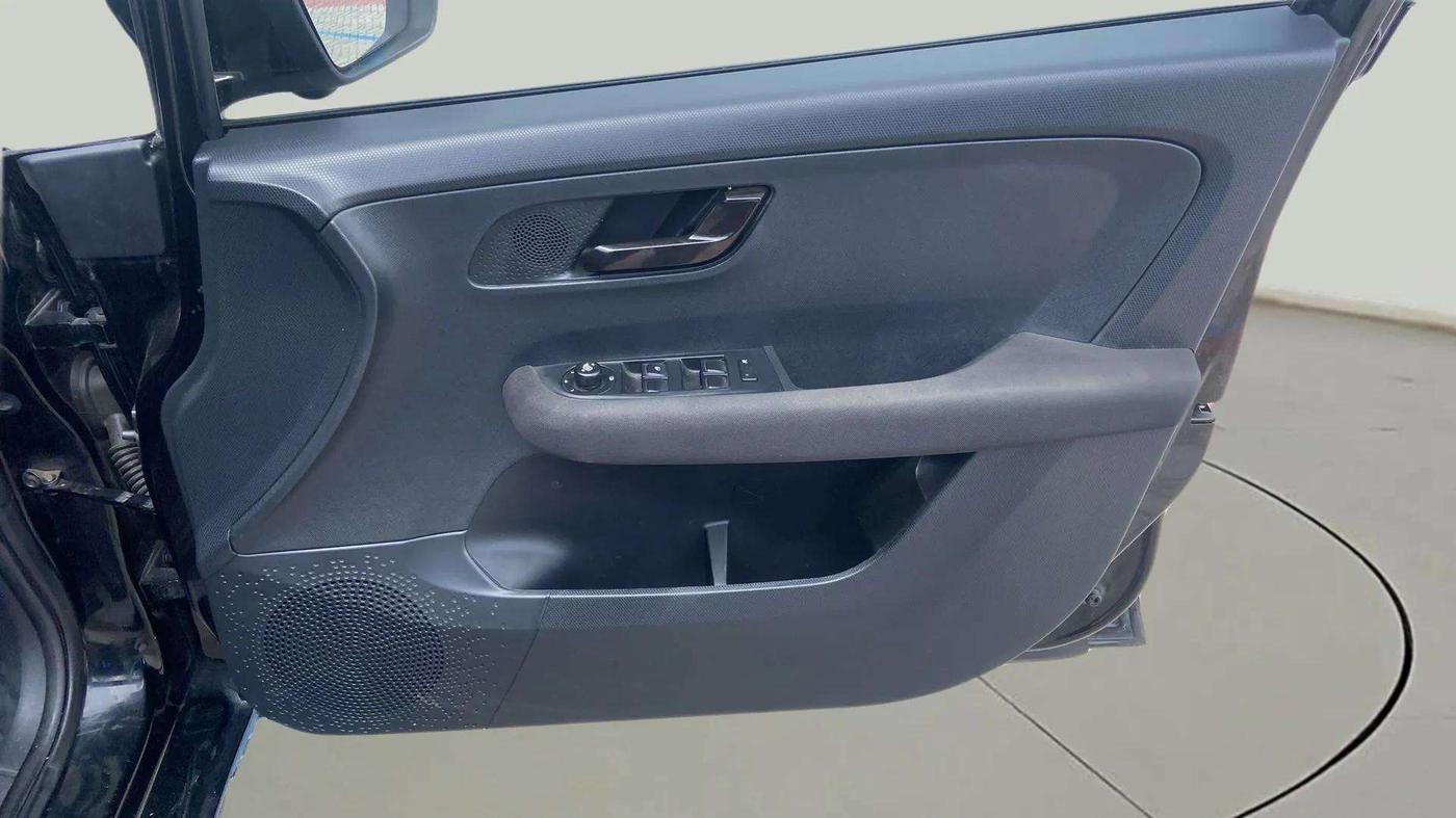 2022 Tata ALTROZ XZ PLUS I-TURBO PETROL DARK EDITION, Petrol, Manual, 38,326 km, Driver Side Door Panels Control